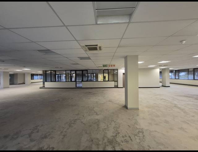 2,470M² OFFICE TO LET IN PARKTOWN